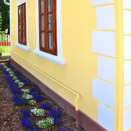 Guest house Kis-balatoni Oekoporta *